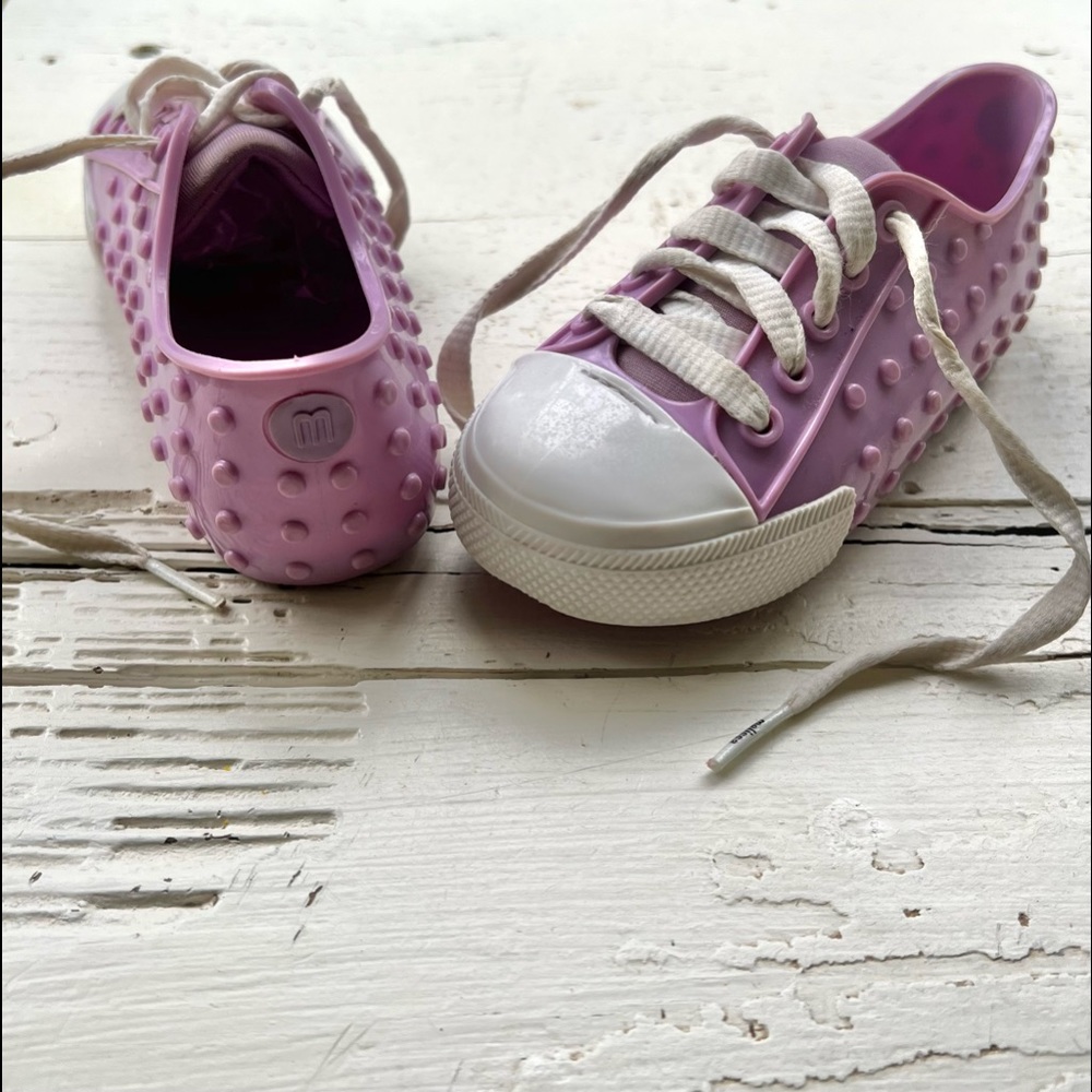 Mini Melissa girls purple rubber sneakers size 27 (eur) or child size 10 (us)